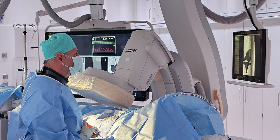 Neue minimalinvasive Therapie bei chronischen Gelenkschmerzen Neue minimalinvasive Therapie bei chronischen Gelenkschmerzen